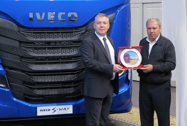 IVECO, ilk IVECO S-WAY çekicileri törenle teslim etti