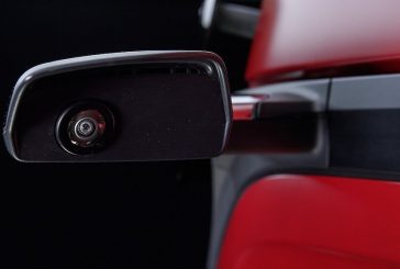 Easy Tech: The MirrorCam from Mercedes-Benz