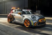 Formula E güvenlik aracı Mini Electric Pacessetter