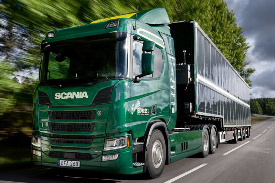 Scania'nın güneş enerjisiyle çalışan kamyonun ilk testi başarılı