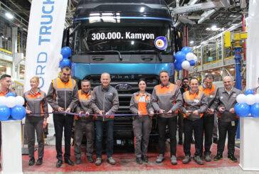 Ford Trucks 300 bininci kamyonunu hattan indirdi