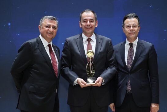 Otokar’a Altın İhracatçı Ödülü  