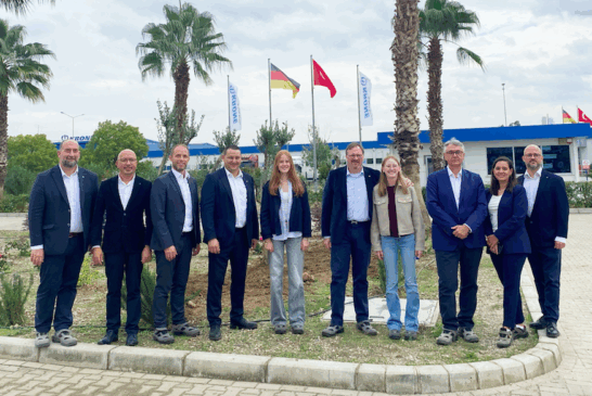 Bernard Krone, Tire Fabrikası'nı ziyaret etti